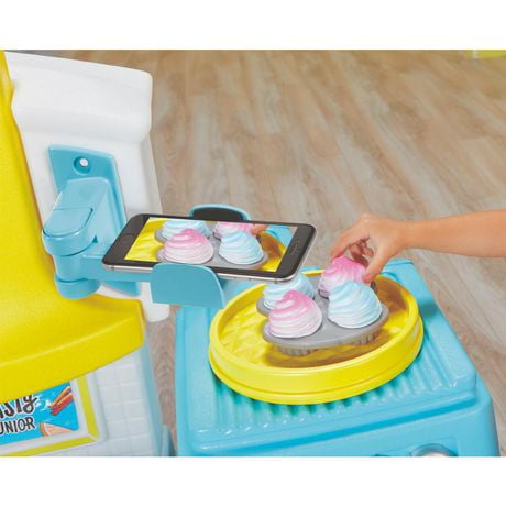 Little Tikes Tasty  Jr Bake n Share Kitchen  Playset  