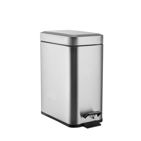 Stainless Steel Step Bin<br>Convenient removable inner bin to empty trash<br>Matte coated finish, Stainless Steel Step Bin