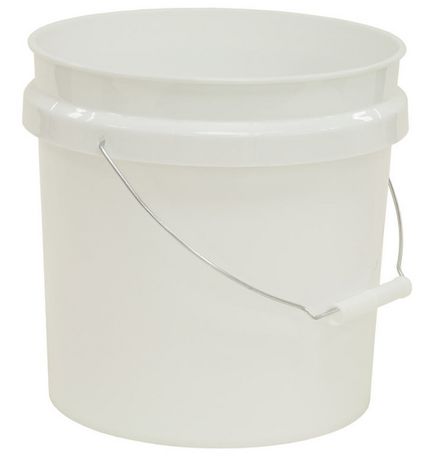 United Comb & Novelty 7.6 Liter Bucket | Walmart Canada