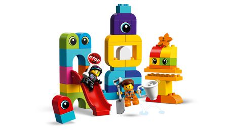 LEGO DUPLO THE LEGO MOVIE 2 Emmet and Lucy’s Visitors from the DUPLO ...