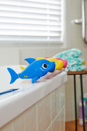 swimming shark bath toy