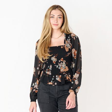 DV L/S smocked bodice blouse with ruffled hem, Long sleeve blouse with ruffled hem