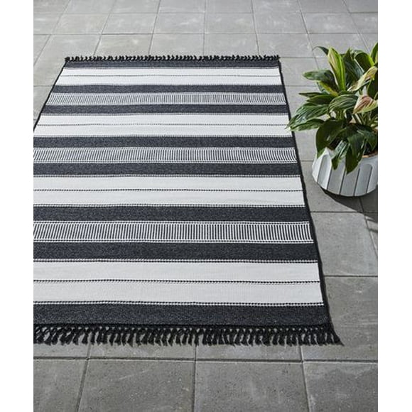 Better Homes & Gardens Outdoor/Indoor Rug