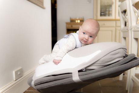babocush the newborn comfort cushion lounger