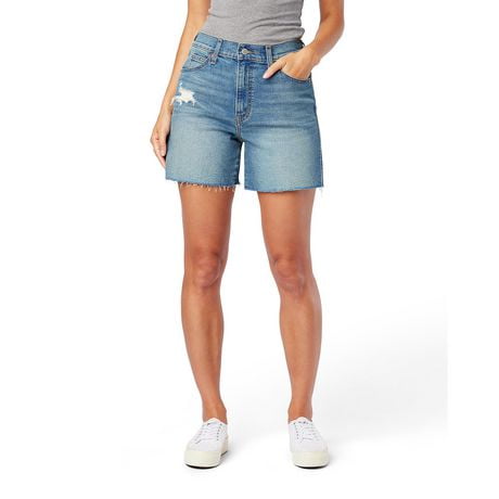 Signature by Levi Strauss & Co.® Women’s HERITAGE HR 5" SHORT RED, Available sizes: 2 - 18