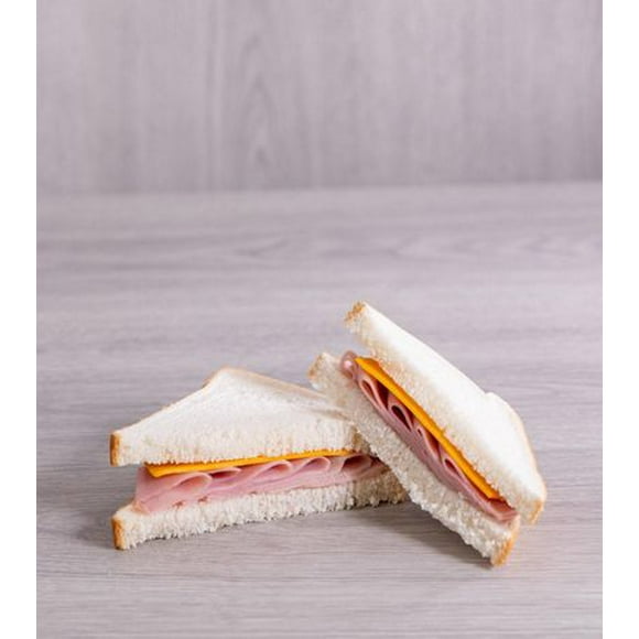 Sandwich au jambon et fromage sur pain blanc Quality Fast Foods 142g
