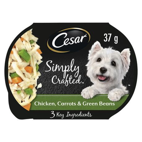 Nourriture humide pour chiens adultes Cesar Simply Crafted poulet, carottes et haricots verts 37g