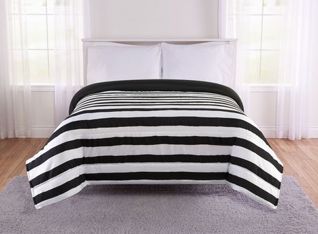 Red Label Black And White Stripe Printed Reversible Comforter Twin