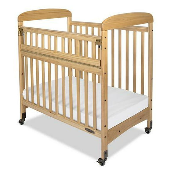 Lit compact pour bébé SafeAccess Clearview Avery de Child Craft avec roulettes de 2 po