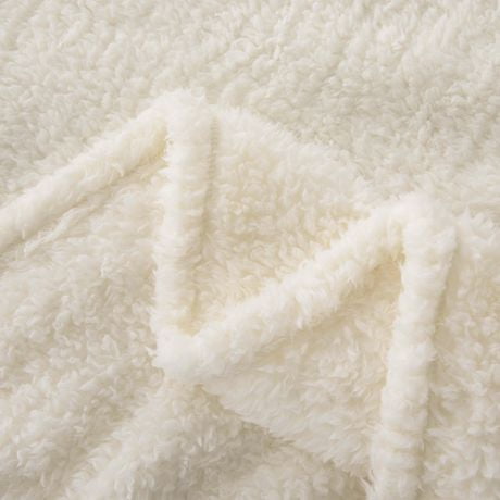 Hometrends White Sherpa Blanket Queen | Walmart Canada