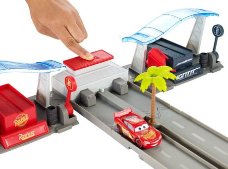 Disney/Pixar Cars 3 Florida Speedway Pit Stop Playset | Walmart Canada