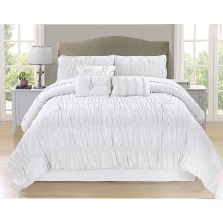 Safdie Co Home Deluxe Collection White 100 Polyester Comforter