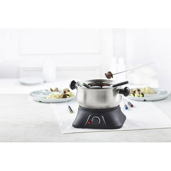 Trudeau Maison Nuevo 3-in-1 Electric Fondue Set, 64 Oz capacity with 8 forks