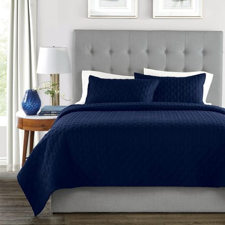 Springmaid Navy Quilt Set, Solid Colours Easy Care!, In Double/Queen and King