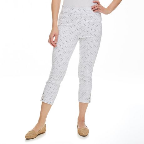 Penmans Women's Printed Pull-On Capri with Buttons - Walmart.ca