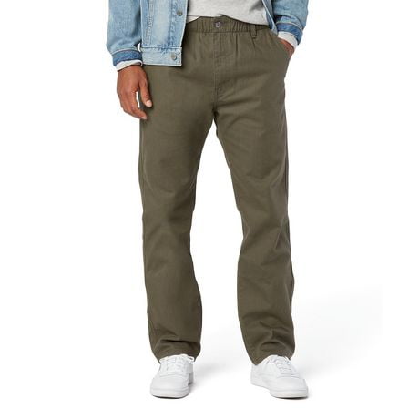 Signature by Levi Strauss & Co.® Men’s  Comfort Chinos