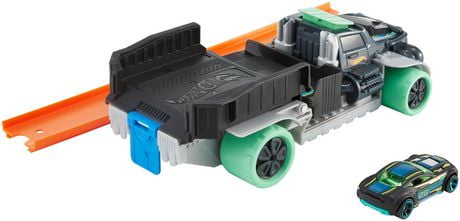 hot wheels whiplash hauler