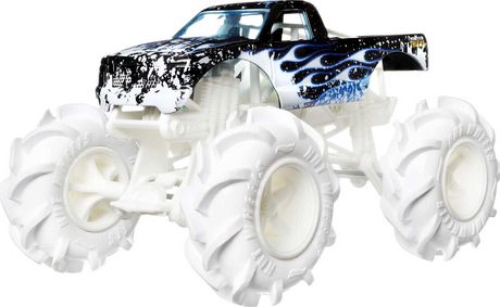 Hot Wheels 1:24 Monster Trucks Oversize Torque Terror 2022 em