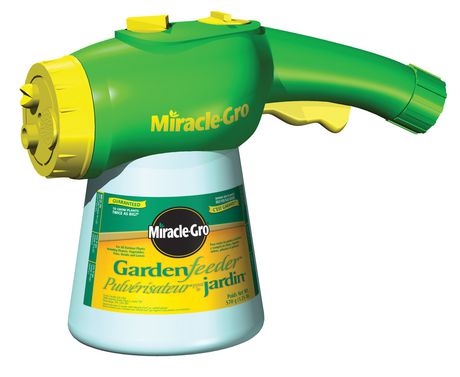 Miracle-Gro Garden Feeder | Walmart Canada