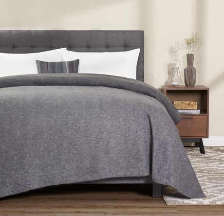 MAINSTAYS SOLID FLEECE BLANKET TWIN GREY | Walmart Canada