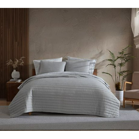 Social Standard by Sanctuary 3 Piece Quilt Set, Waffle Weave, Textured, Easy Care, Wrinkle Resistant