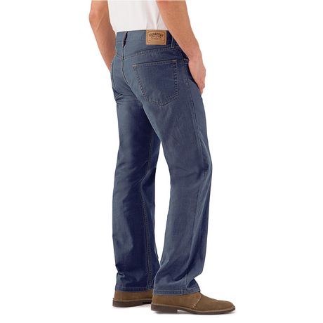 Signature by Levi Strauss & Co.™ Men's Relaxed Straight Fit Jeans ...