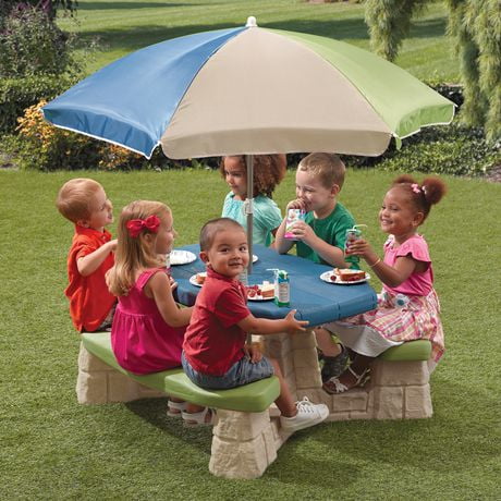 Ens. de jeu table avec parasol Naturally Playful de Steps2