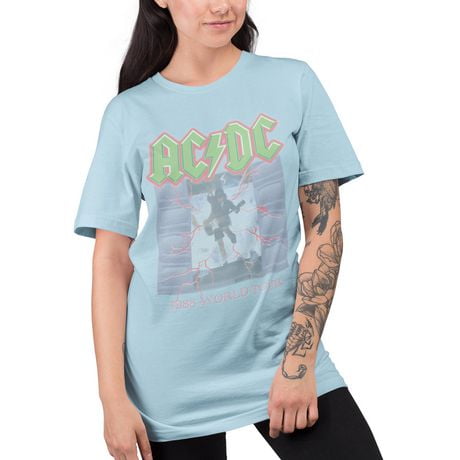 AC/DC Tee shirt femme. Ce t-shirt à manches courtes et col rond pour femme peut facilement être porté avec votre jean ou votre bas préféré et