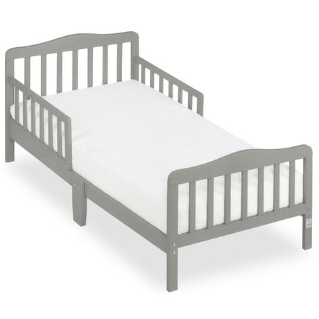Dream On Me Classic Design Toddler Bed, Model #624