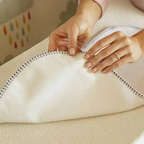 munchkin waterproof changing pad liners