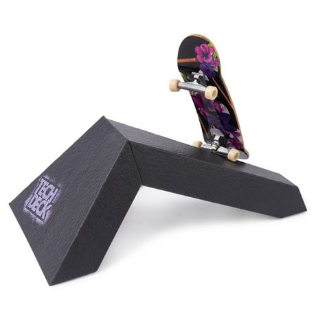 Tech Deck, Street Hits, DGK Skateboards Fingerboard with Sculpture ...