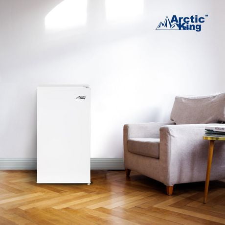 arctic king 3.3 cu ft compact fridge white