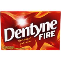 Dentyne Fire Cannelle, gomme sans sucre, 1 paquet (12 morceaux)