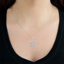 Silvercartvila 0.05 Cts Round Sim Diamond Small Heart Key Pendant W//18 Chain 14K White Gold Plated