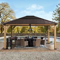 Sunjoy 13 ft. x 15 ft. Gazebo à cadre en cèdre avec toit rigide en acier brun et toit en polycarbonate