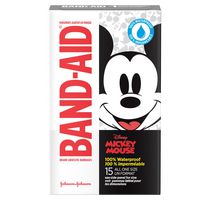 Pansements adhésifs de marque Band-Aid à motifs de souris Mickey de Disney, pansements 100 % imperméables pour les plaies, les coupures et égratignures mineures chez les enfants et les bambins, Un seul format, 15 unités