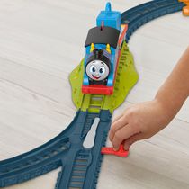 Thomas & Friends Launch & Loop Maintenance Yard Motorized Train Set ...